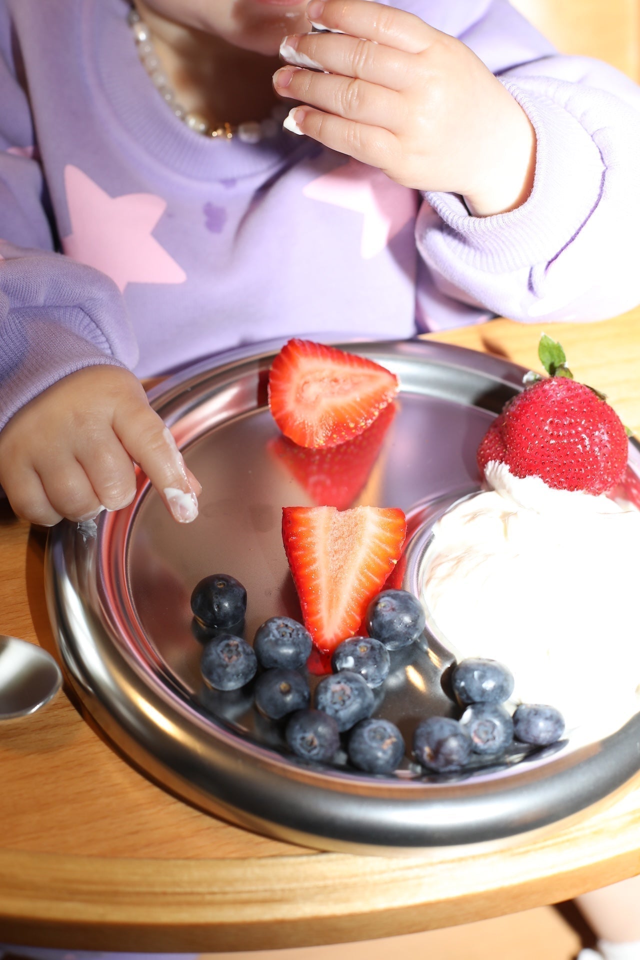 Why stainless steel? The safest choice for little eaters